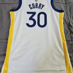 Golden State Warriors | Camiseta Association 22/23 photo review